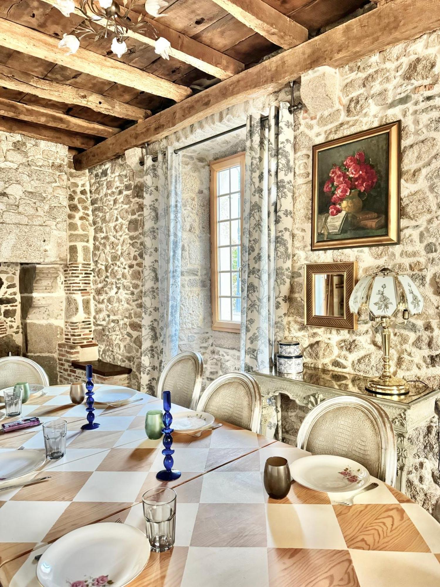 Manoir Medieval Art Deco - Logis Des 3 Artistes Sevremont Exterior foto